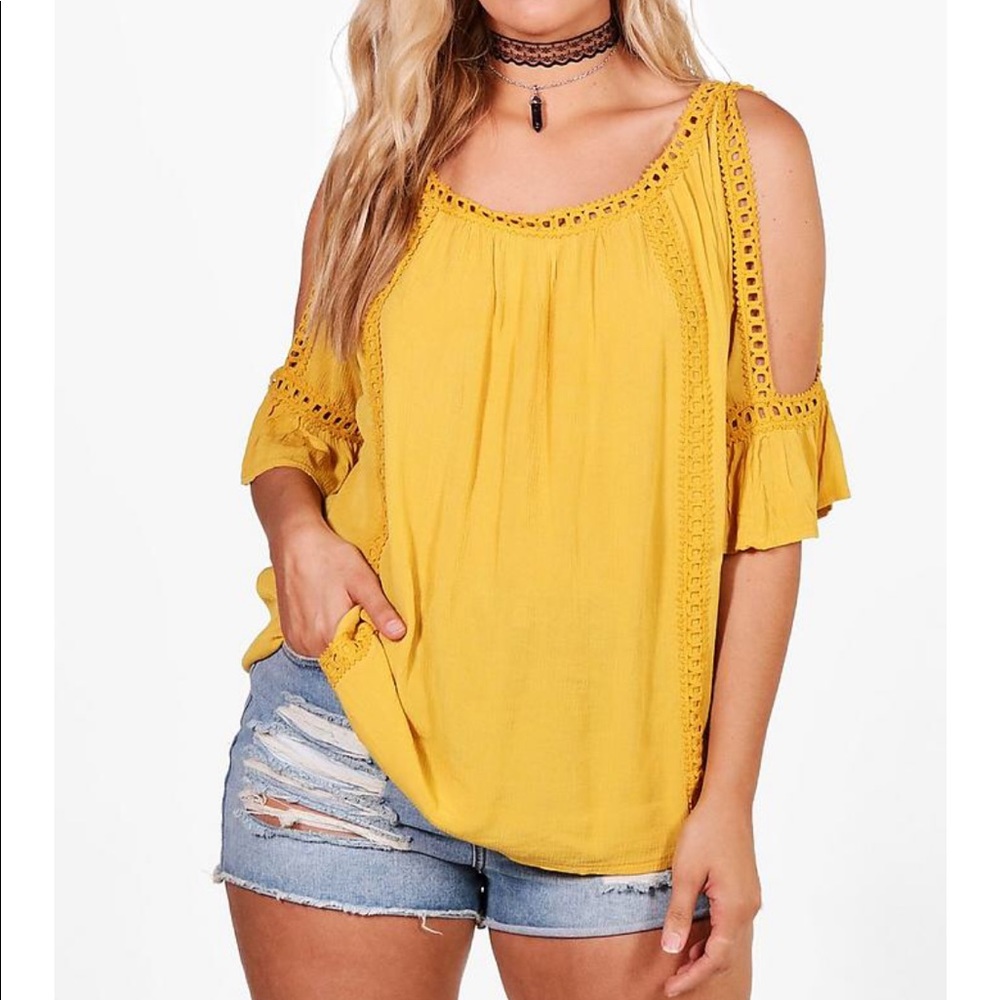 Plus Cold Shoulder Crochet Trim Top